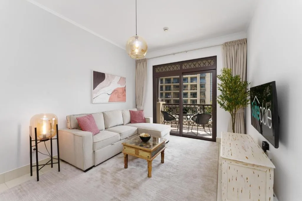 Green living chic 1 bedroom apartment