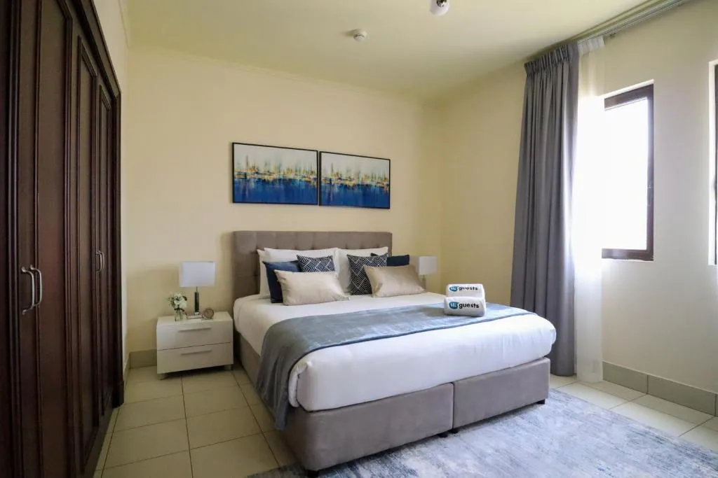 HiGuests – Charming Apt With Private Balcony Near Dubai Mall - 2