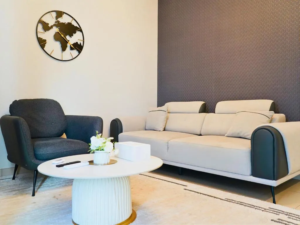 Holidayrent UAE – Beautiful Apartment Near Burj Khalifa - 3