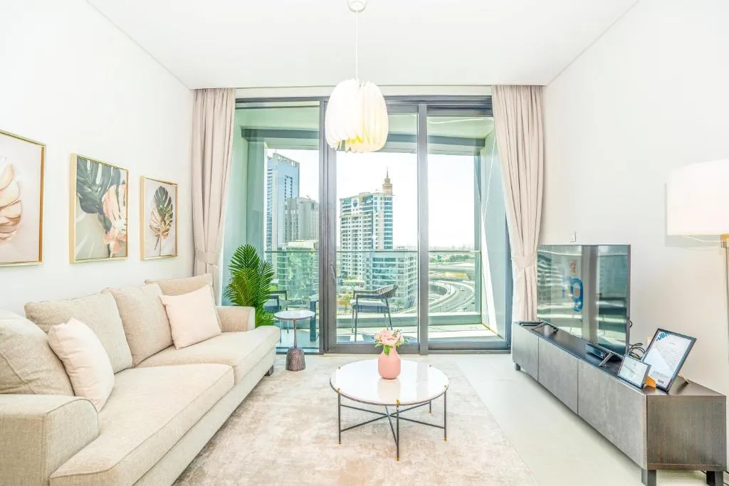 HomesGetaway – Modern 1 Bedroom in JBR The Address - 2