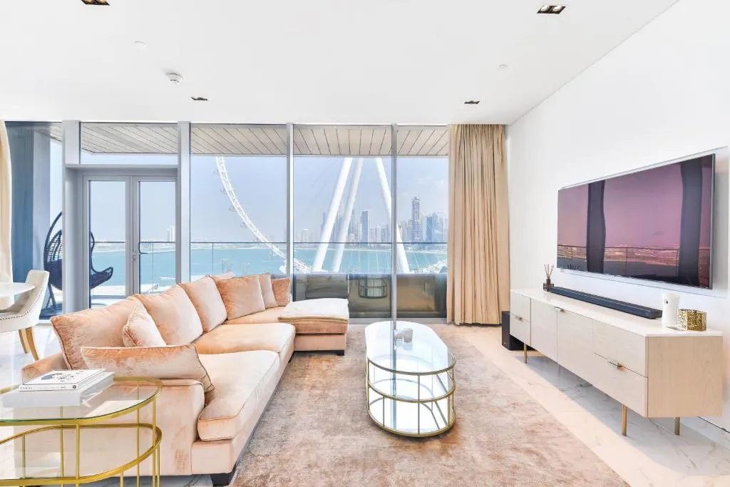 Island Paradise – Stylish 2BR on Bluewaters Island