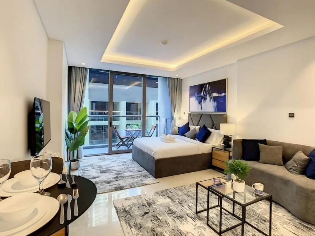 Key View – The Sterling East House