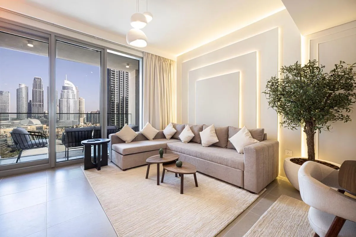 LUXE Vacation Homes – Luxury 4BR Apartment – Burj Khalifa & Fountain View - 2