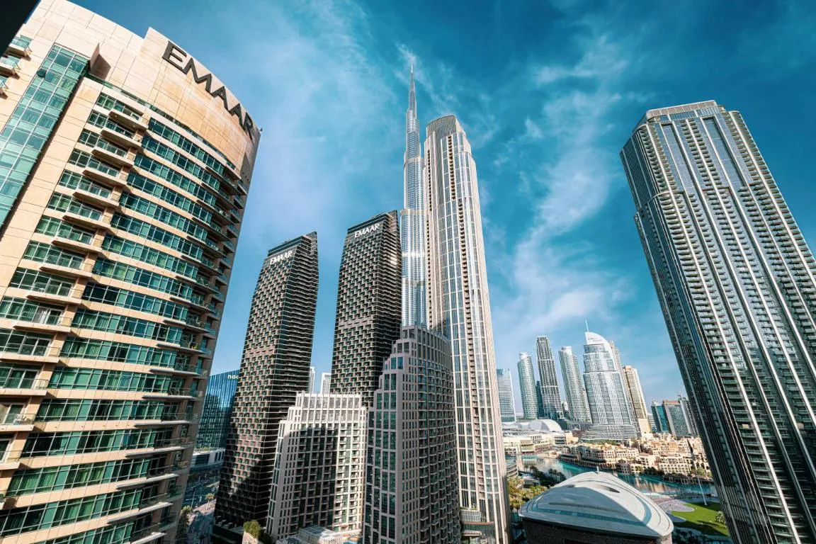 LUXE Vacation Homes – Luxury 4BR Apartment – Burj Khalifa & Fountain View