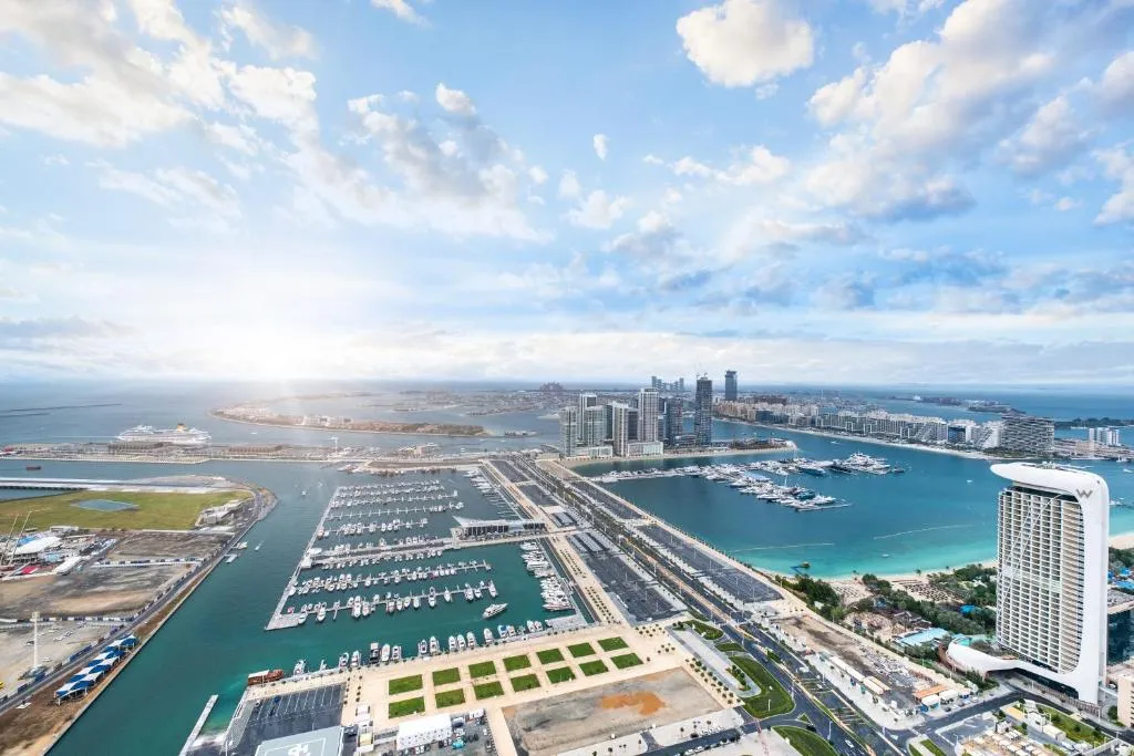 LUX – Lavish Suite with Full Palm Jumeirah View 1 - 2