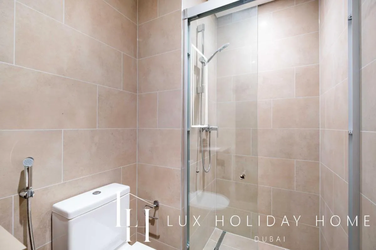 LUX The Executive Sobha Suite 3 - 3