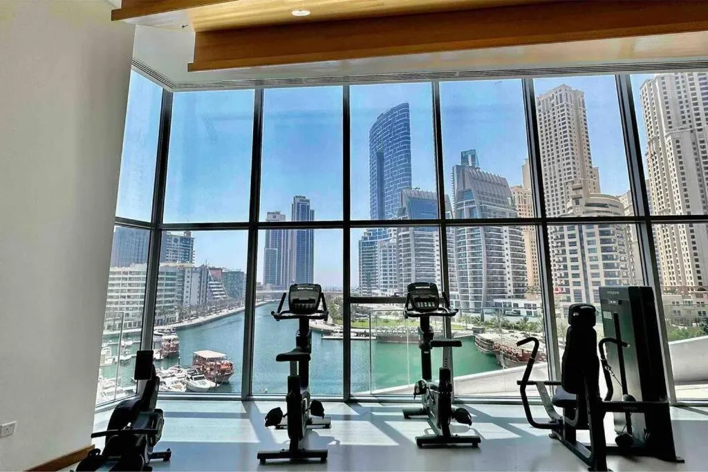 Lux Brand New Huge 2BR in Stella Maris Dubai Marina - 2