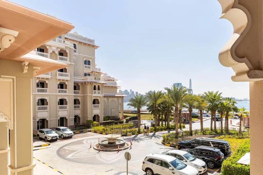 Luxury 1 Bedroom with a Private Beach Taj Granduer residence at Palm - 3