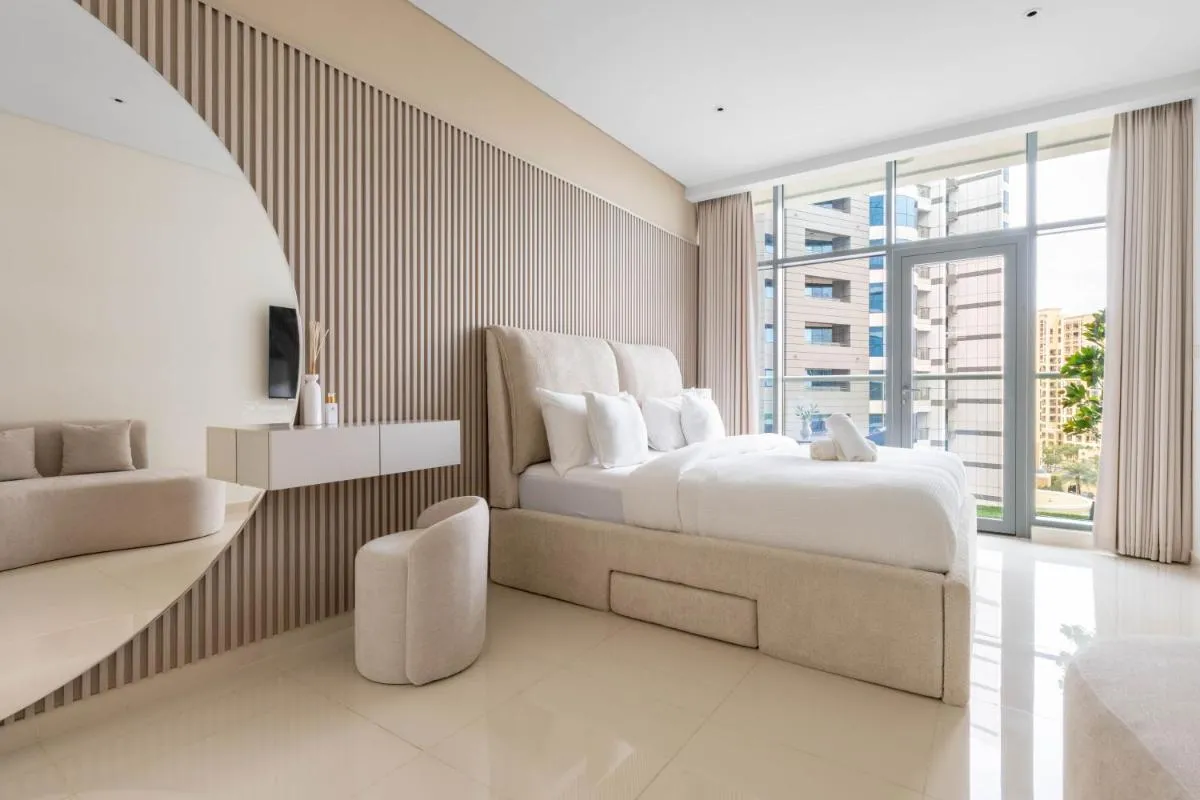 Luxury Apartment next to NH Collection with rooftop Infinity pool Seven Palms Apartments - 2