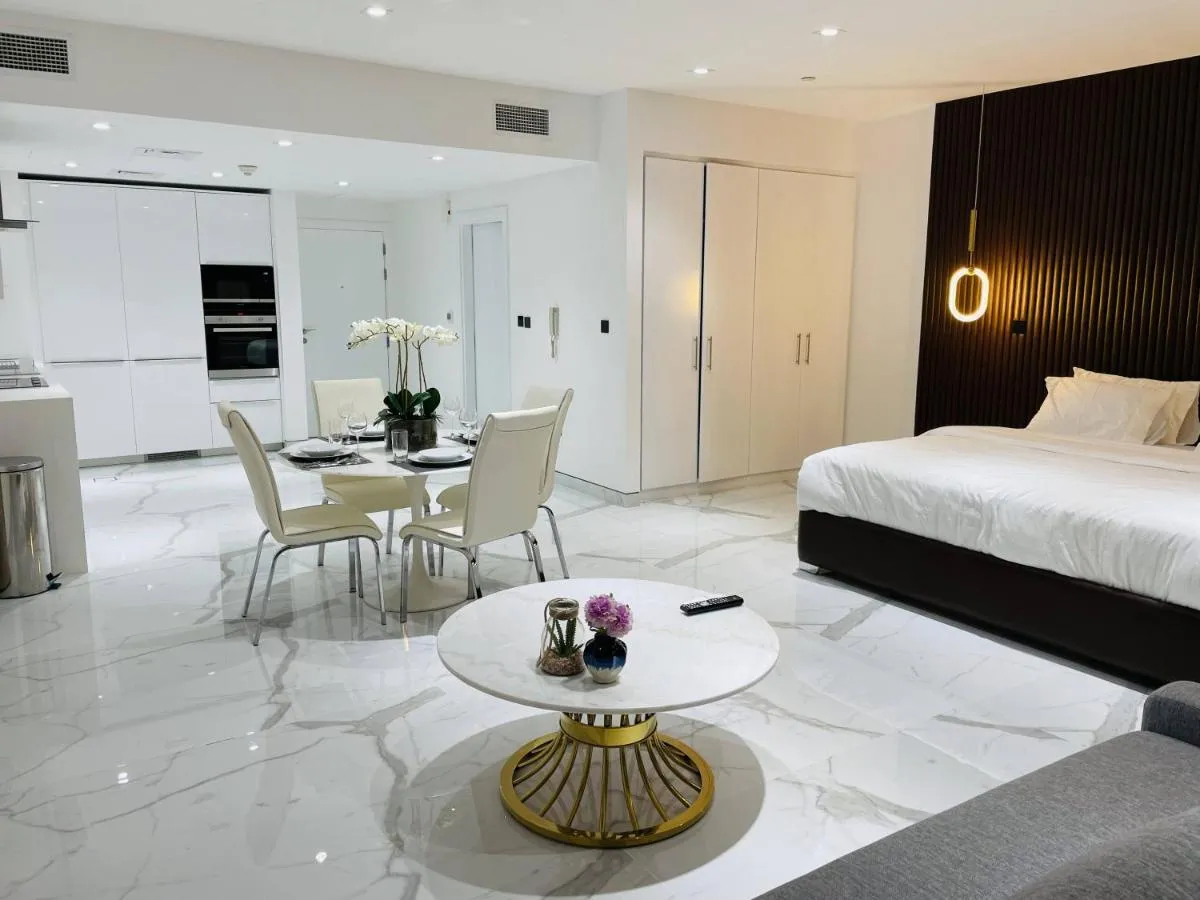 Luxury Casa Premium Studio Apartments – with Full Kitchen, Balcony at JBR Beach - 2