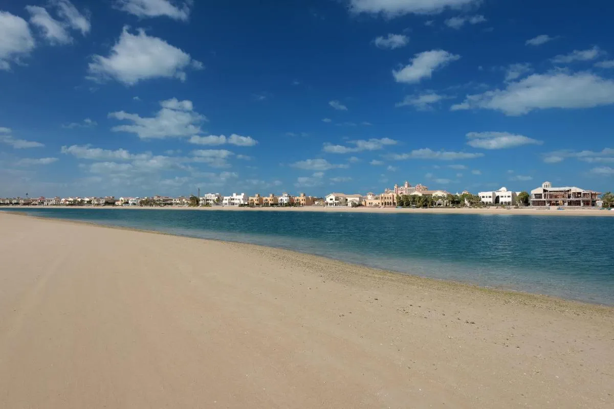 Maison Privee – Palm Jumeirah Beach Front XL Villa with Private Pool - 3