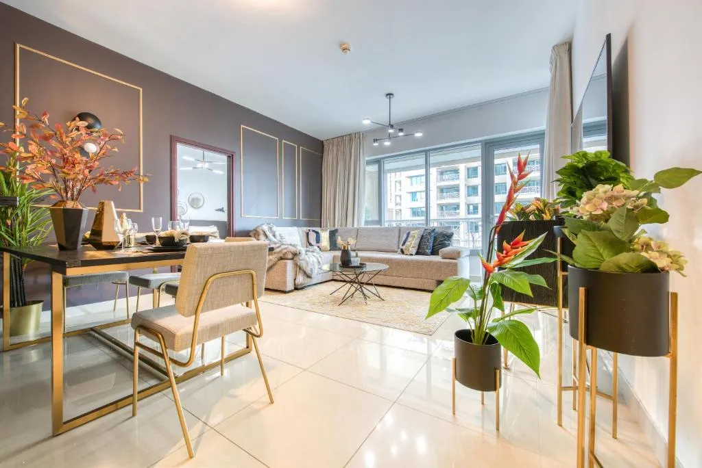 Maison Privee – Radiant Urban Retreat with Iconic Burj Khalifa Vws - 3