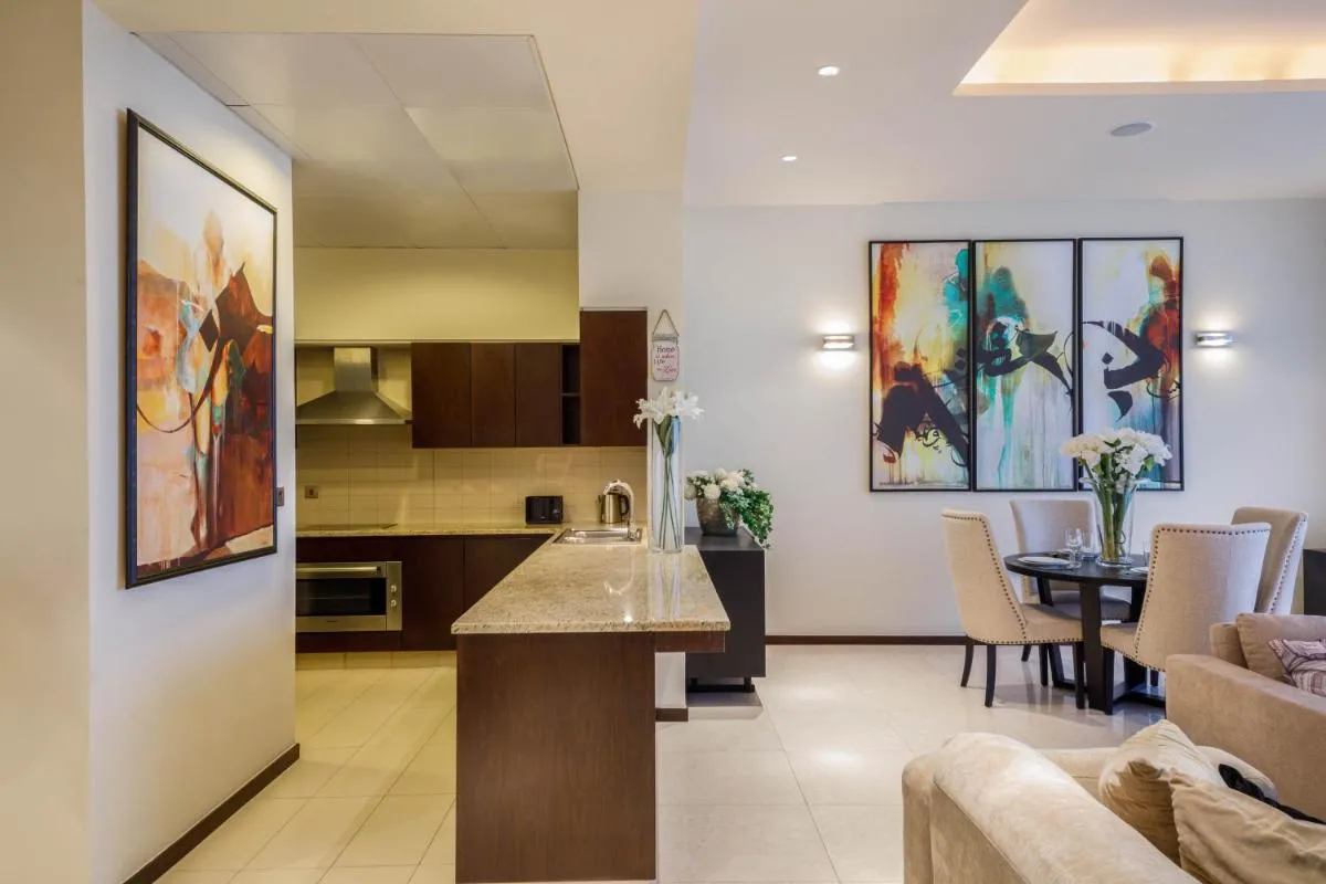 Maison Privee – Spacious Apt on Palm Jumeirah w Sea Views and Premium Facilities Access - 2