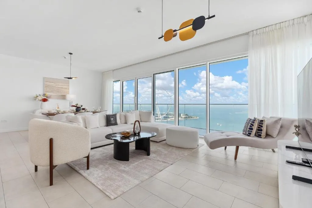 Maison Privee – Upscale Apt w/ Open Sea and Bluewaters Vws in JBR