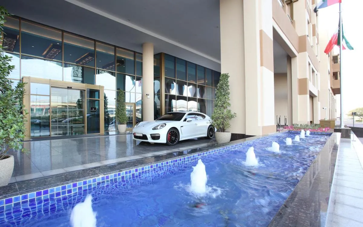 Metropolitan Hotel Dubai - 2