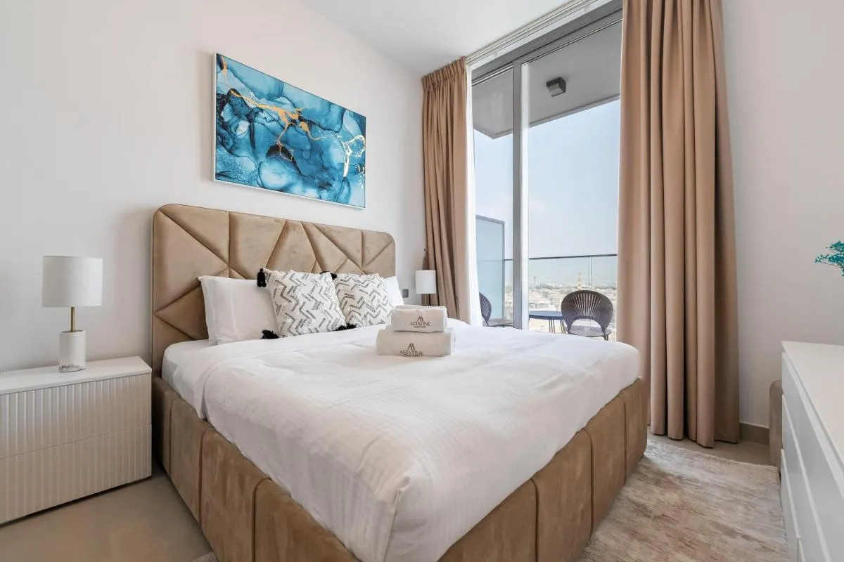 Modern 1BR-Dubai Skyline View-JVC - 2