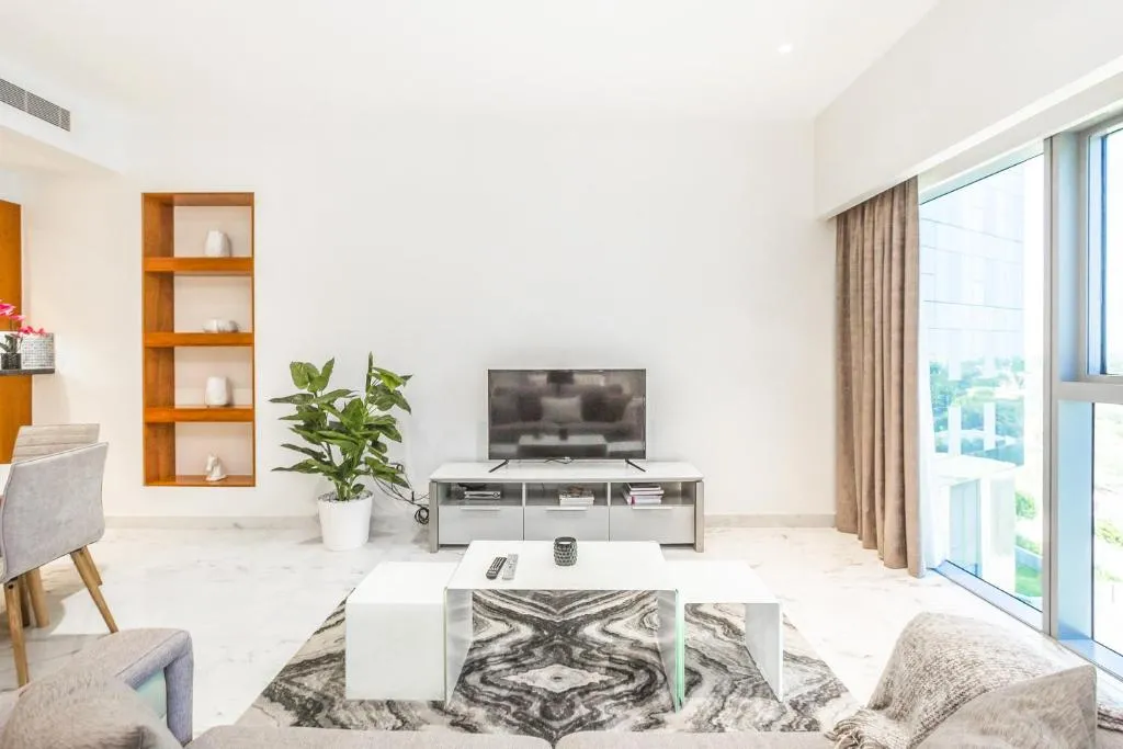Modern Large Studio Central Park DIFC - 3