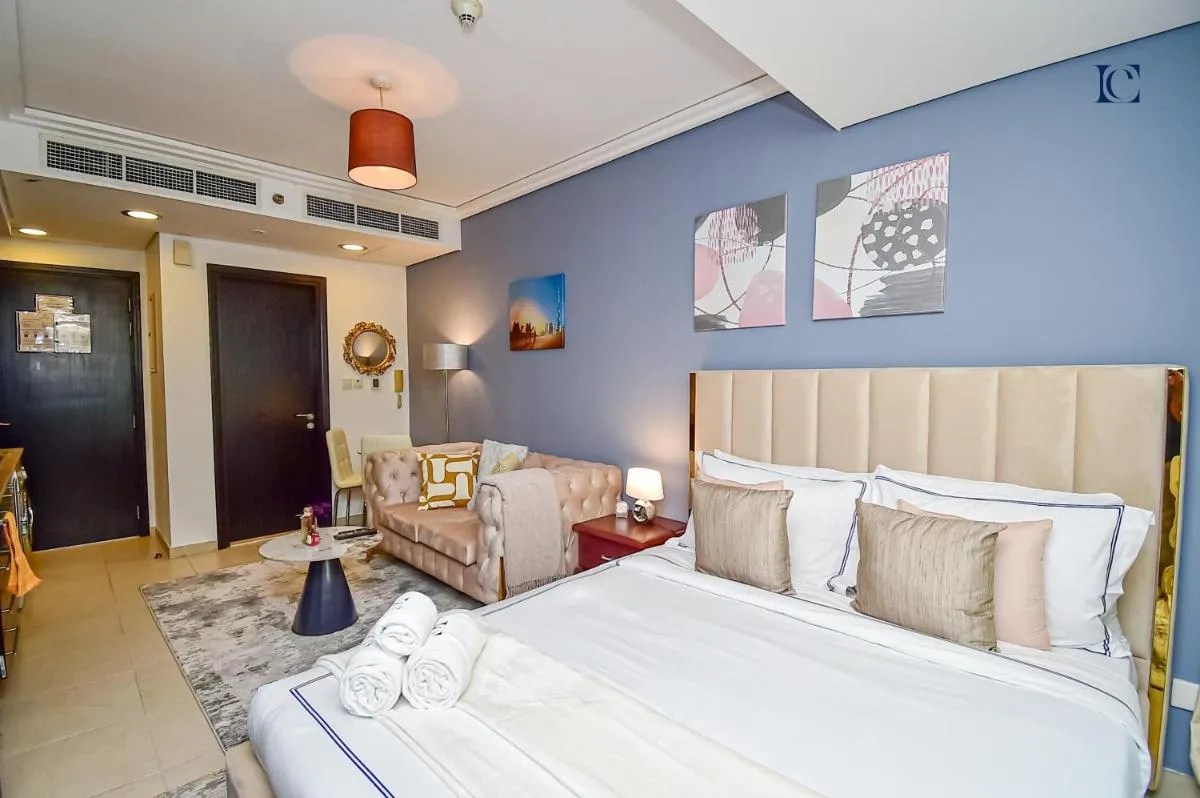 Modern Studio Apt – Metro, Beach & Mall mins away – CHR - 2