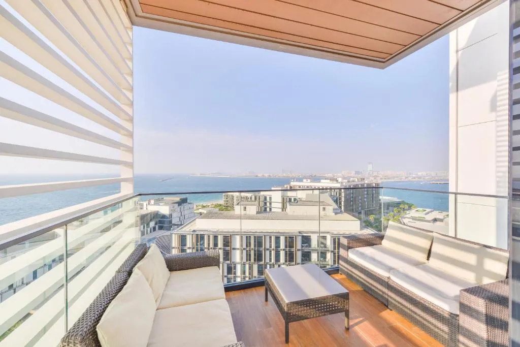 Posh 2 BR Oceanfront Apt in the Heart of Bluewaters Island - 3