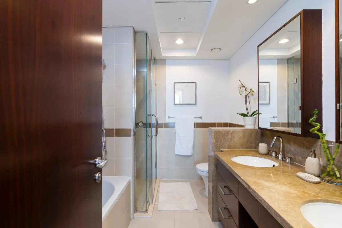 Prestige Living 2BR with Full Burj Khalifa and Fountain View by Auberge - 3