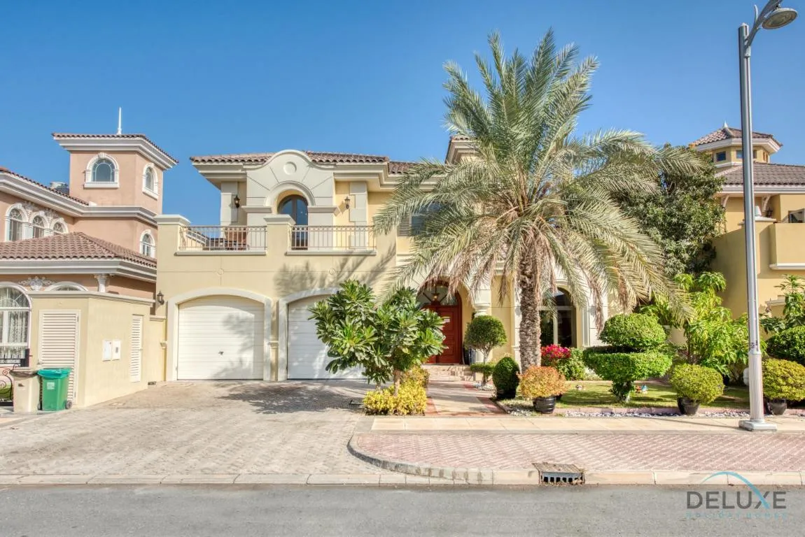 Prestigious 5BR Villa with Assistant Room and Private Pool in Frond O Palm Jumeirah by Deluxe Holiday Homes