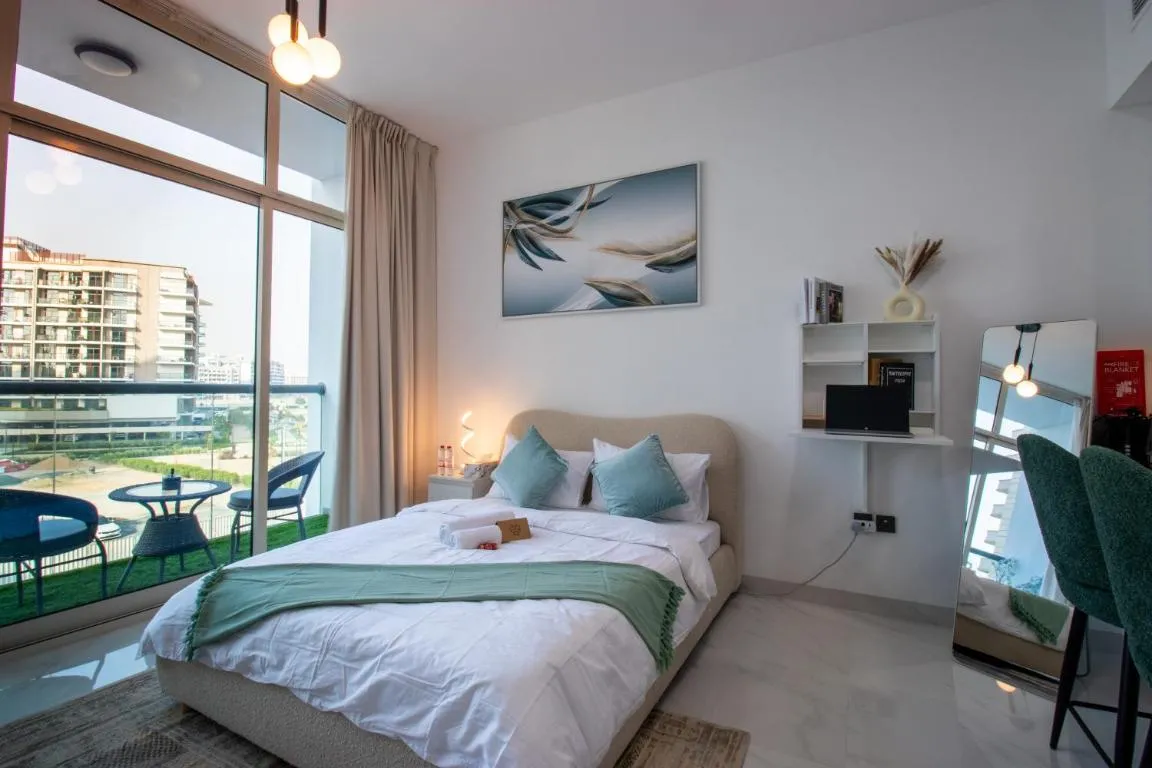 Queen Bed, Full Kitchen, New Unit