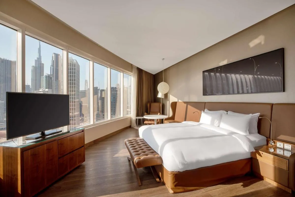 Radisson Blu Hotel, Dubai Canal View - 3