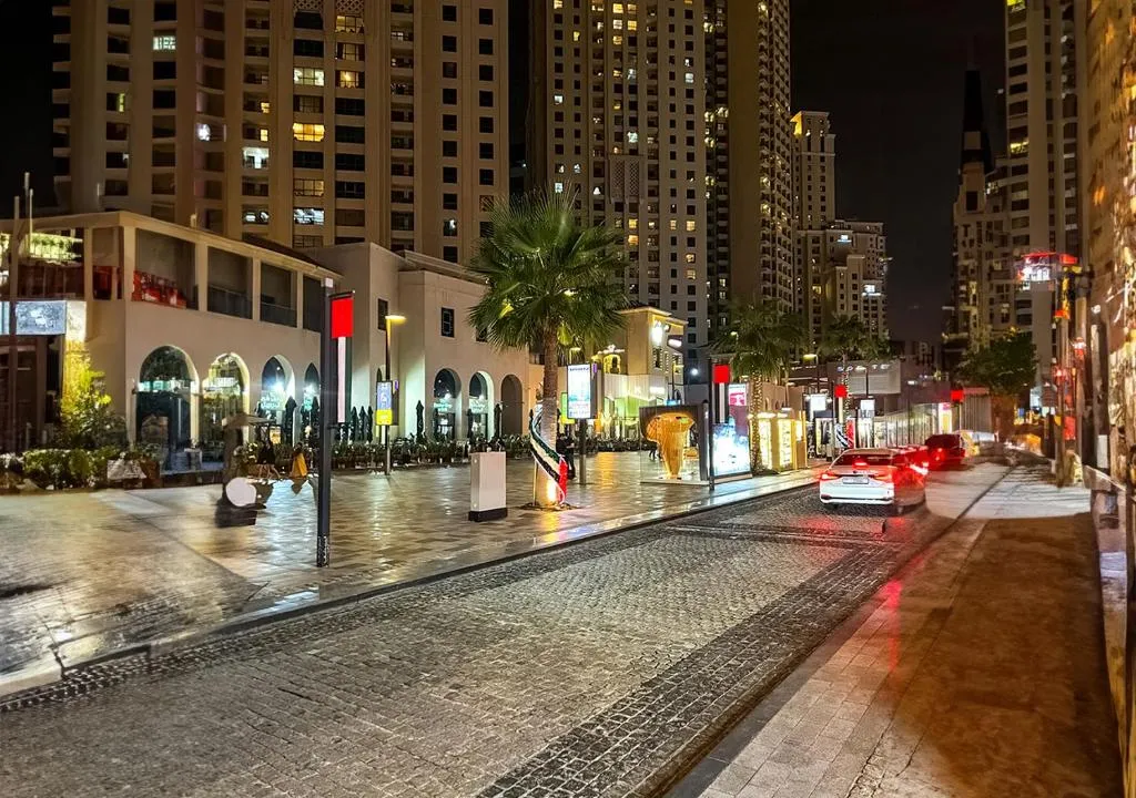 Ramada Hotel, Suites and Apartments by Wyndham Dubai JBR - 2