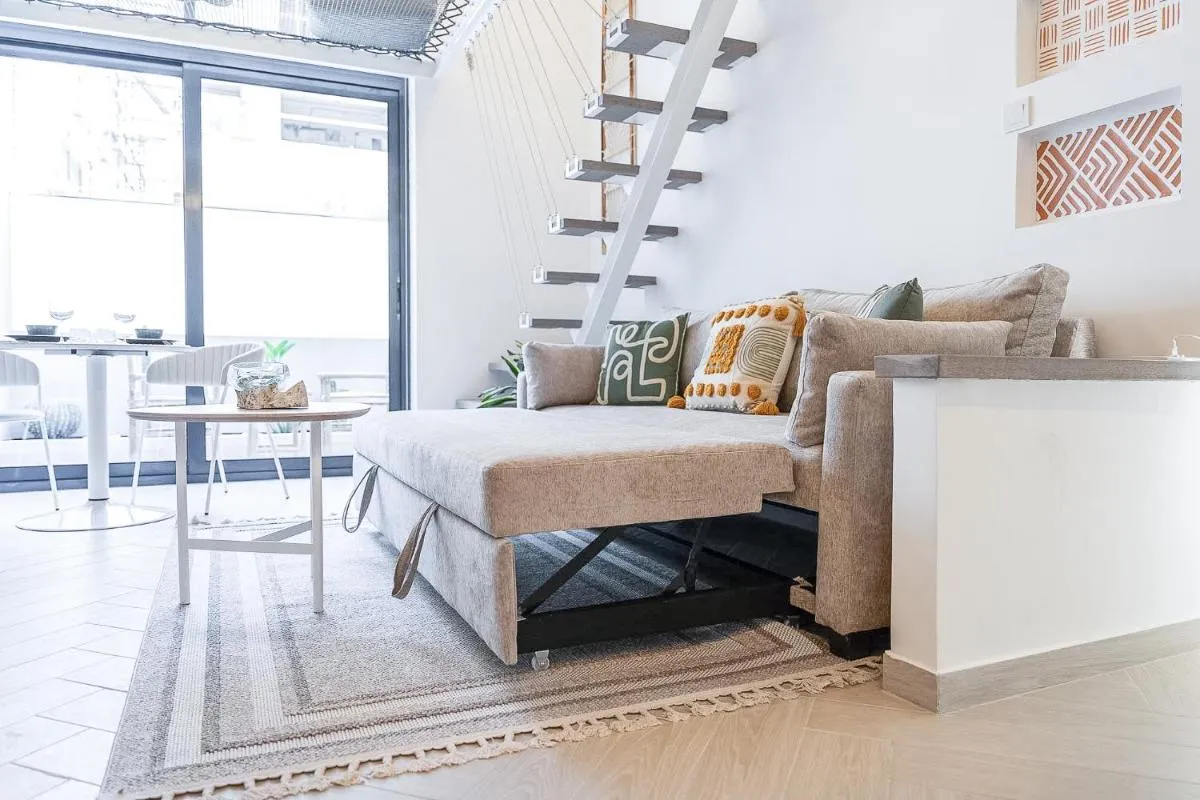 Relax & Recharge Studio Loft with hanging net - 2