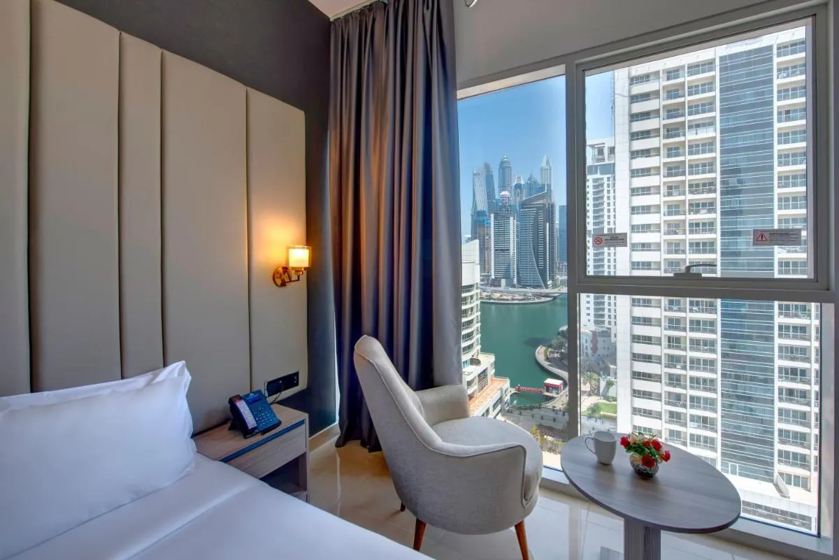 Royal Regency Suites Marina - 2