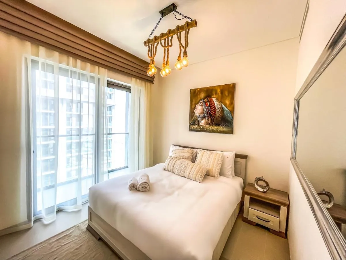STAY BY LATINEM Luxury 1BR Holiday Home CV B1304 Near Burj Khalifa - 2