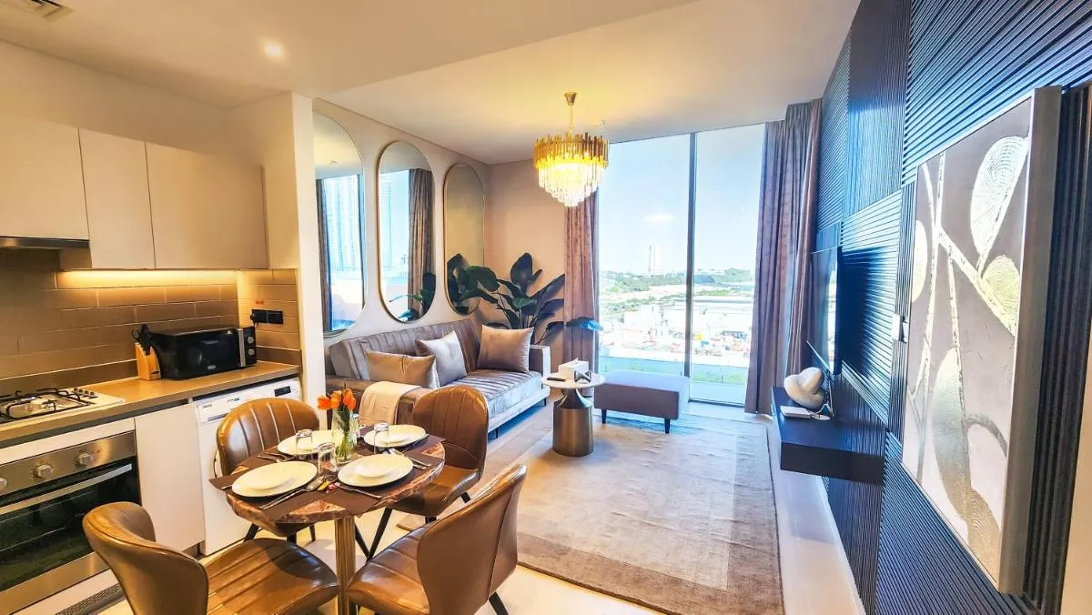 STAY BY LATINEM Luxury 1BR Holiday Home CV B310 near Burj Khalifa