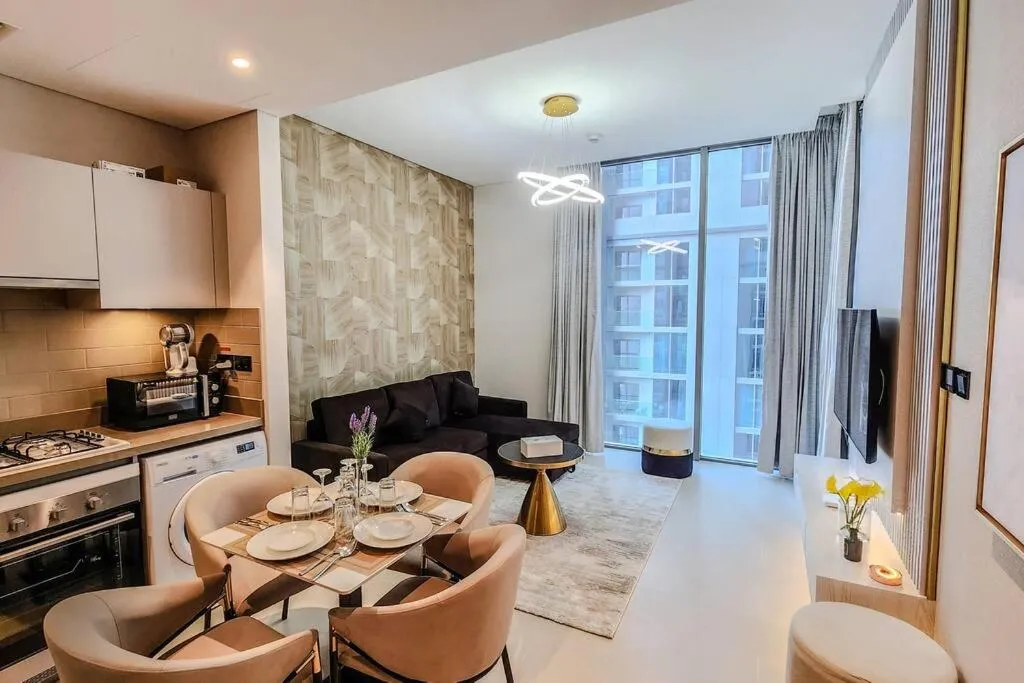 STAY BY LATINEM Luxury 1BR Holiday Home CVR A702 near Burj Khalifa
