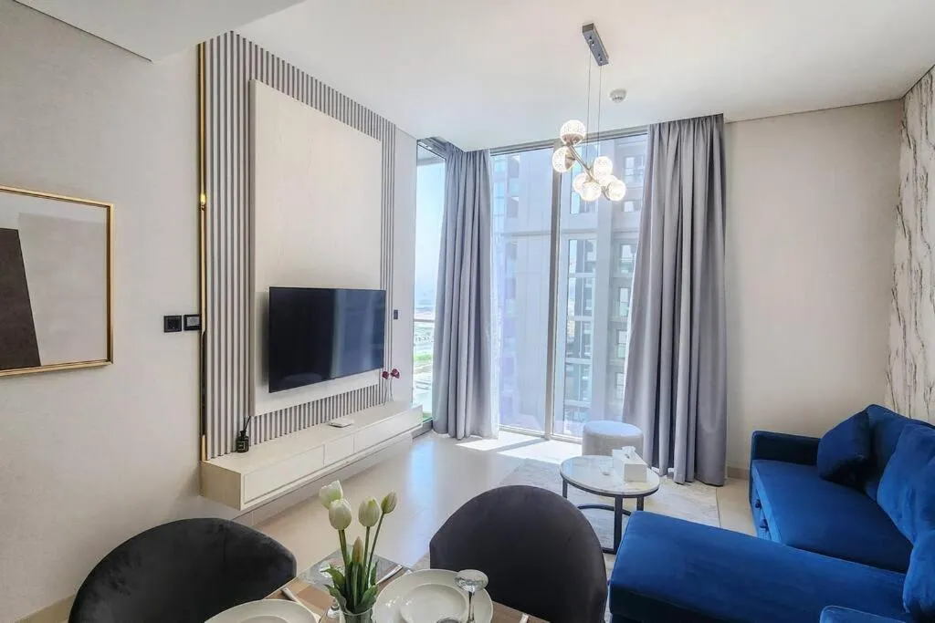STAY BY LATINEM Luxury 1BR Holiday Home CVR A703 near Burj Khalifa