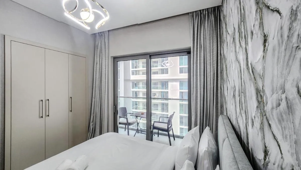 STAY BY LATINEM Luxury 1BR Holiday Home CVR B1603 near Burj Khalifa - 2