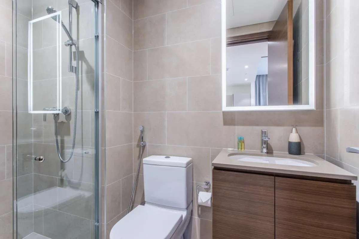 STAY BY LATINEM Luxury 1BR Holiday Home CVR B1604 near Burj Khalifa - 3