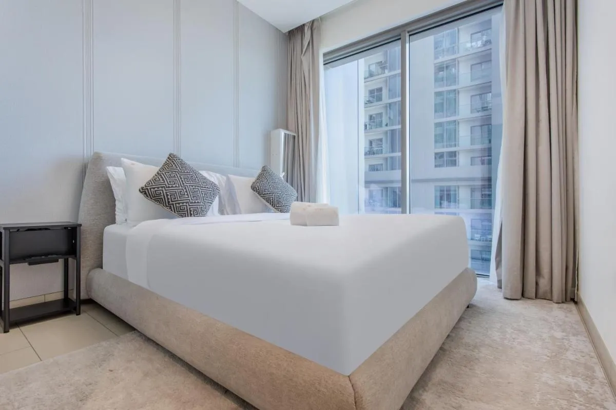 STAY BY LATINEM Luxury 1BR Holiday Home CVR B1604 near Burj Khalifa - 2