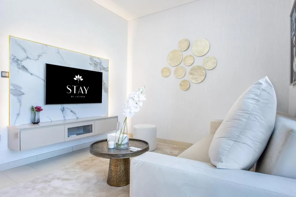 STAY BY LATINEM Luxury 1BR Holiday Home CVR B2704 near Burj Khalifa - 3