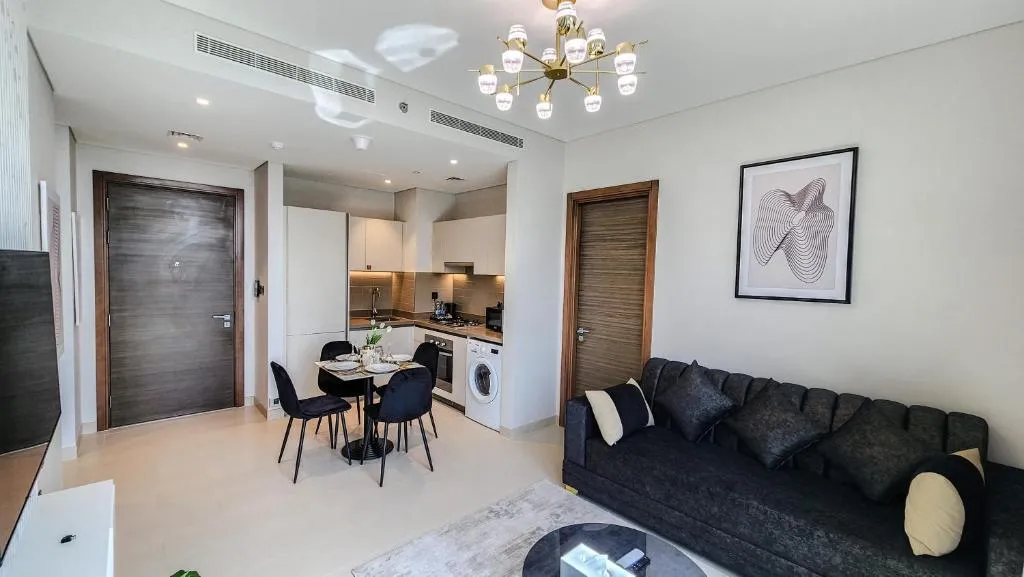 STAY BY LATINEM Luxury 2BR Holiday Home CV B112 near BurjKhalifa - 3
