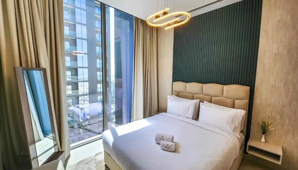 STAY BY LATINEM Luxury 2BR Holiday Home CVR B2208 near Burj Khalifa - 3