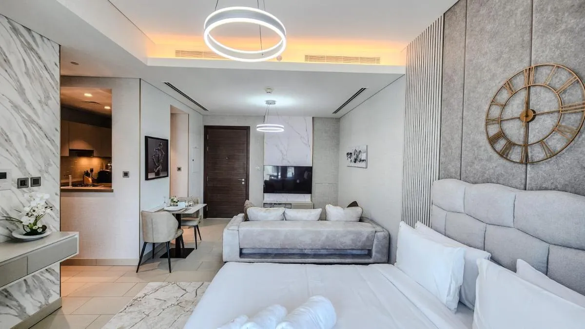 STAY BY LATINEM Luxury Studio Holiday Home G61115 near Burj Khalifa