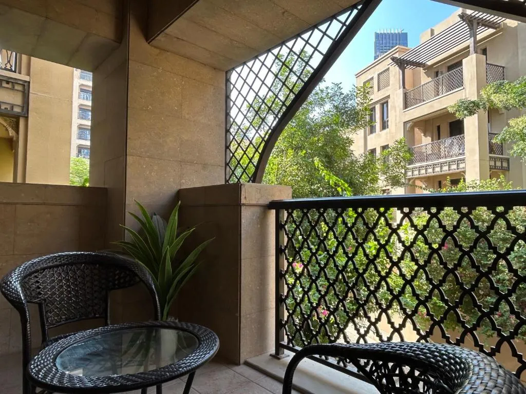 Serene Oasis in Downtown Dubai – Just 5 Min Walk to Burj & Mall! - 3