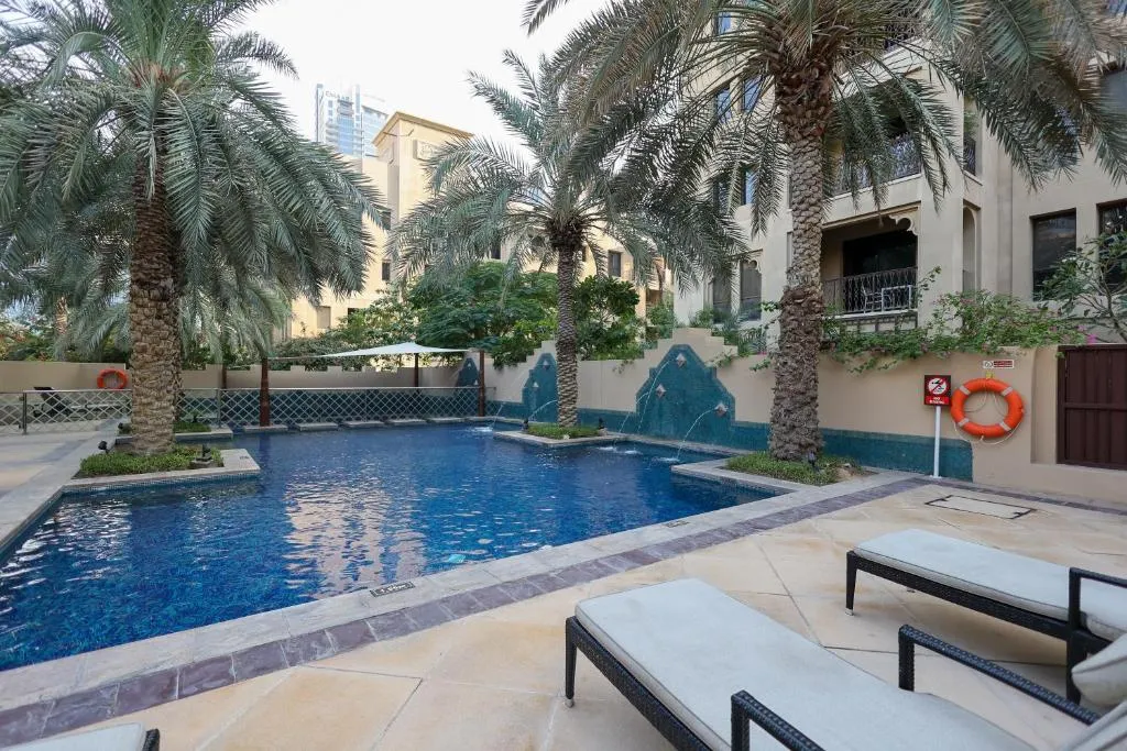 Serene Oasis in Downtown Dubai – Just 5 Min Walk to Burj & Mall! - 2