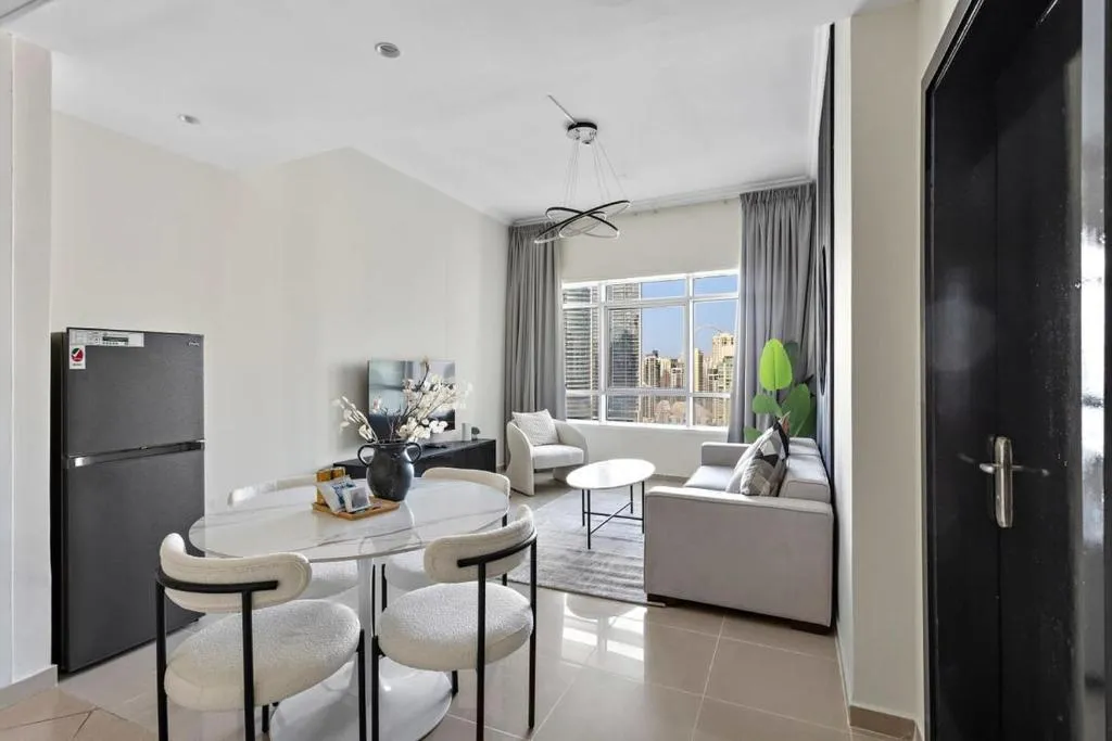 Silkhaus Luxurious 1BDR in JLT with City View - 3