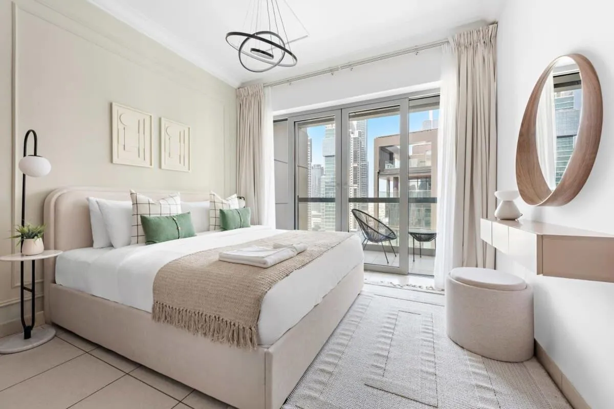 Silkhaus NEW Pad with Balcony Pool & Gym - 2