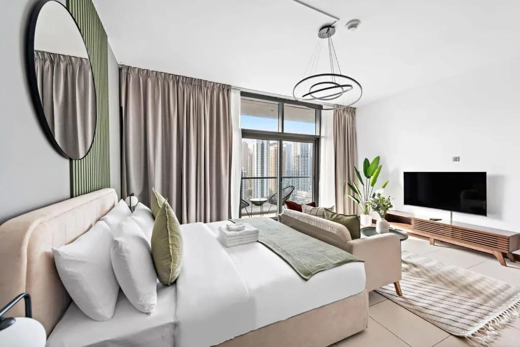 Silkhaus Spacious Studio in JLT Gym Pool - 2