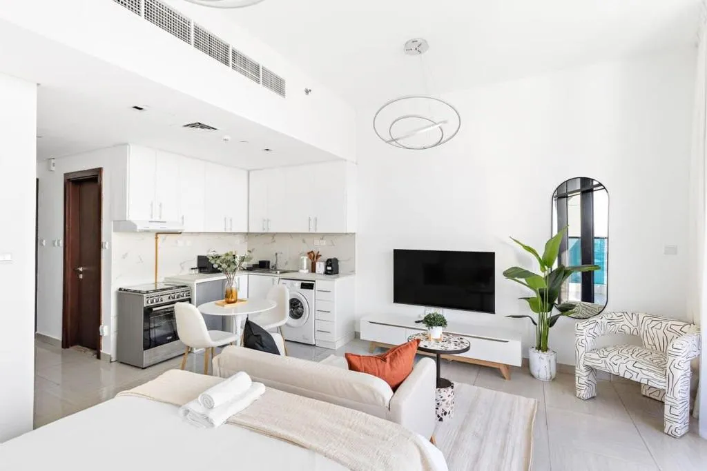 Silkhaus Studio Large Balcony Modern Living - 2