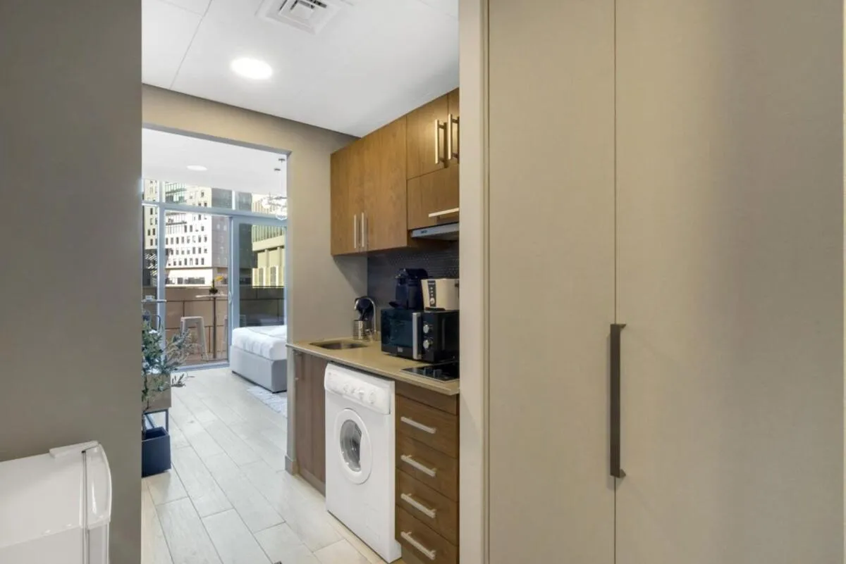 Silkhaus comfy furnished studio in the heart of DIFC - 3
