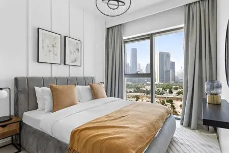 Silkhaus lavish 1BDR in new tower with pool & gym access - 2