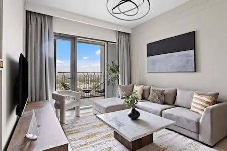 Silkhaus luxurious 1BDR in new tower with pool & gym